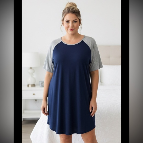 Ekouaer Other - NEW Ekouaer Navy and Gray Raglan Sleeve Gown